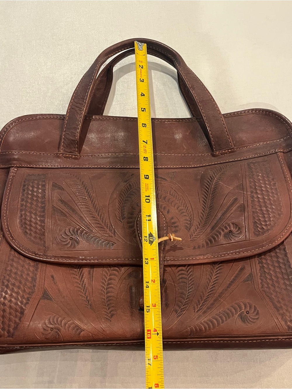 Vintage rich Brown Tooled Leather Briefcase. So nice! - Picture 7 of 10